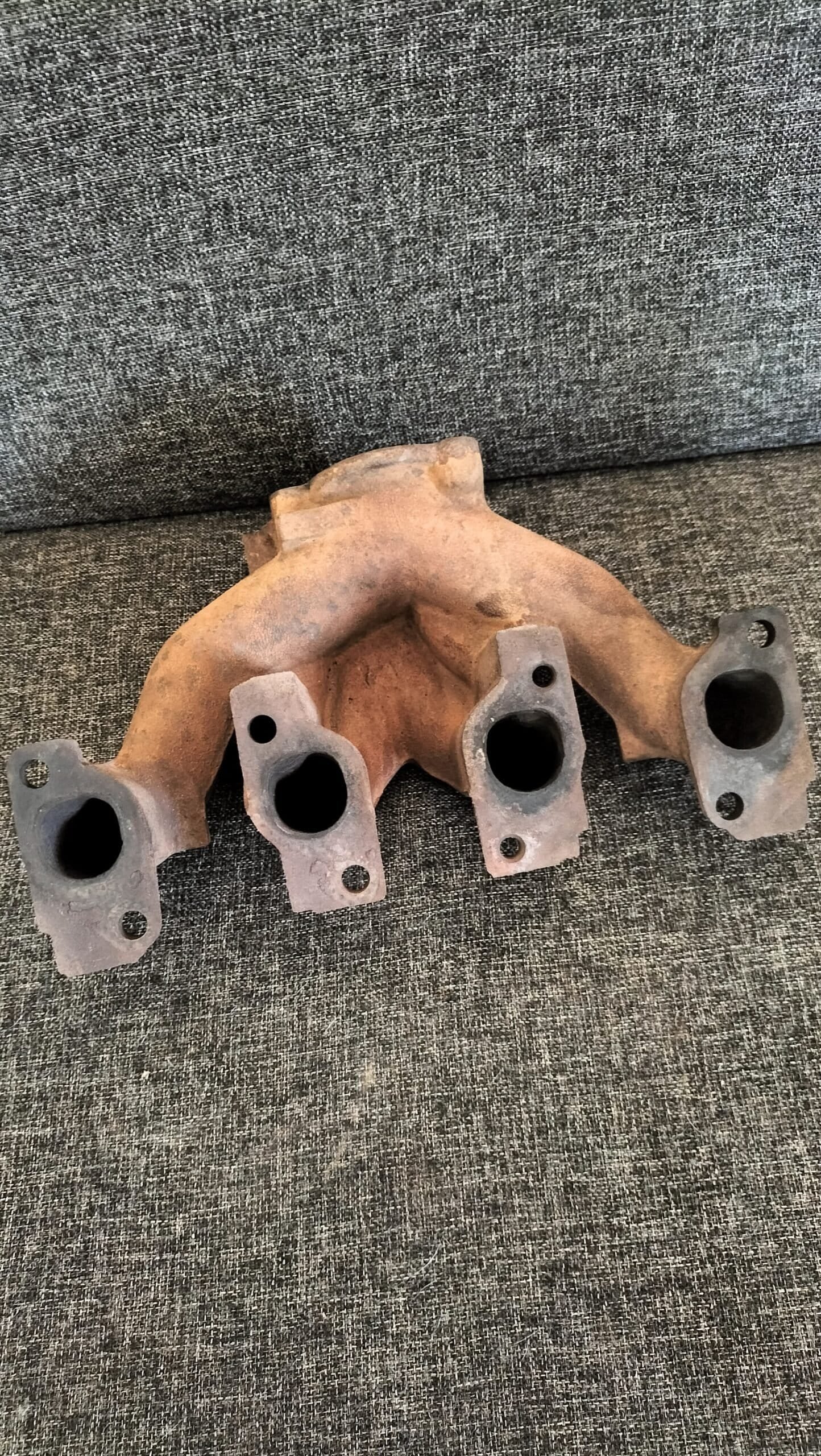 Opel kadett exhaust manifold