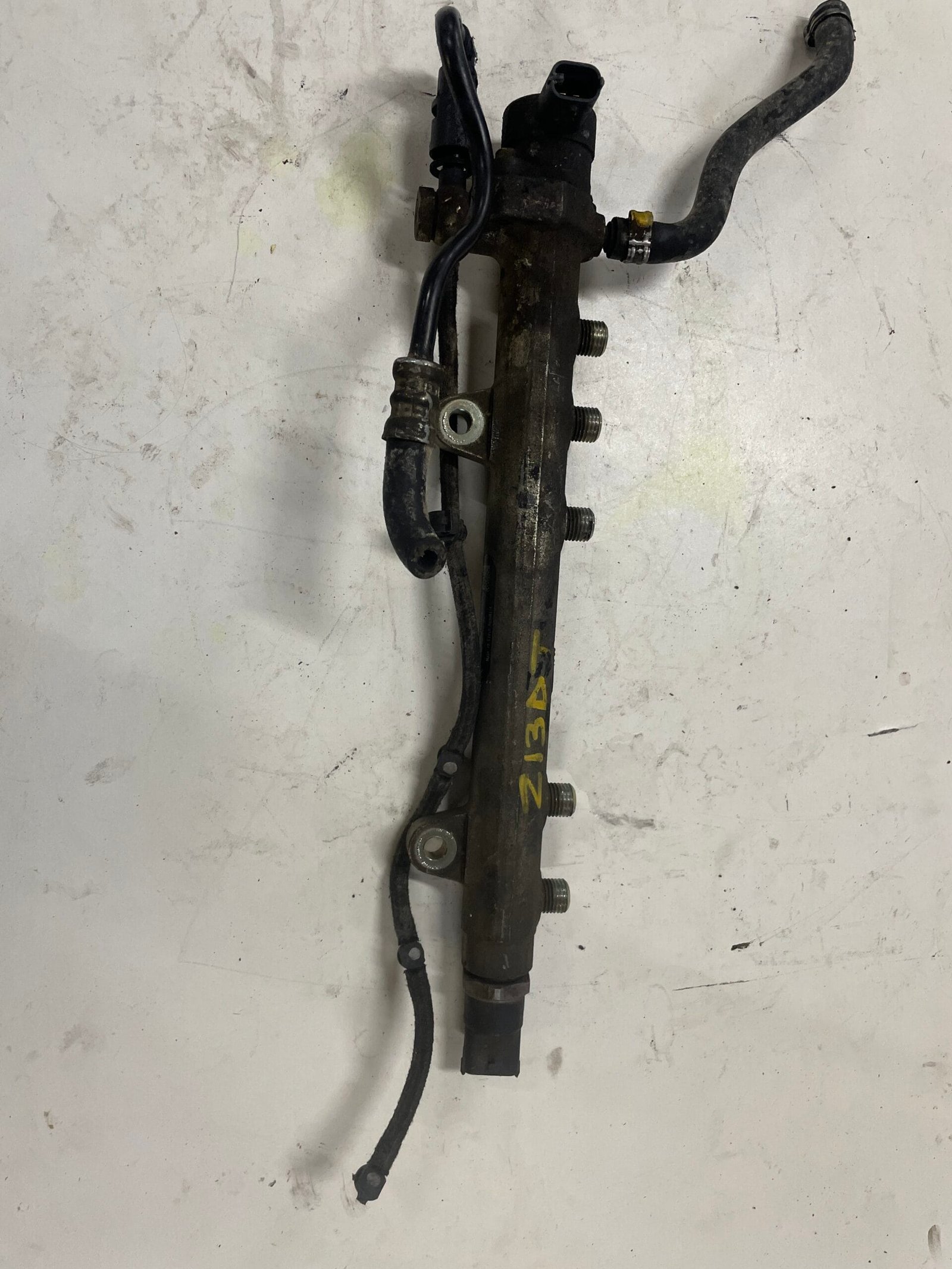 Fuel Rail with Sensors 1.3 Chev Utility Viva