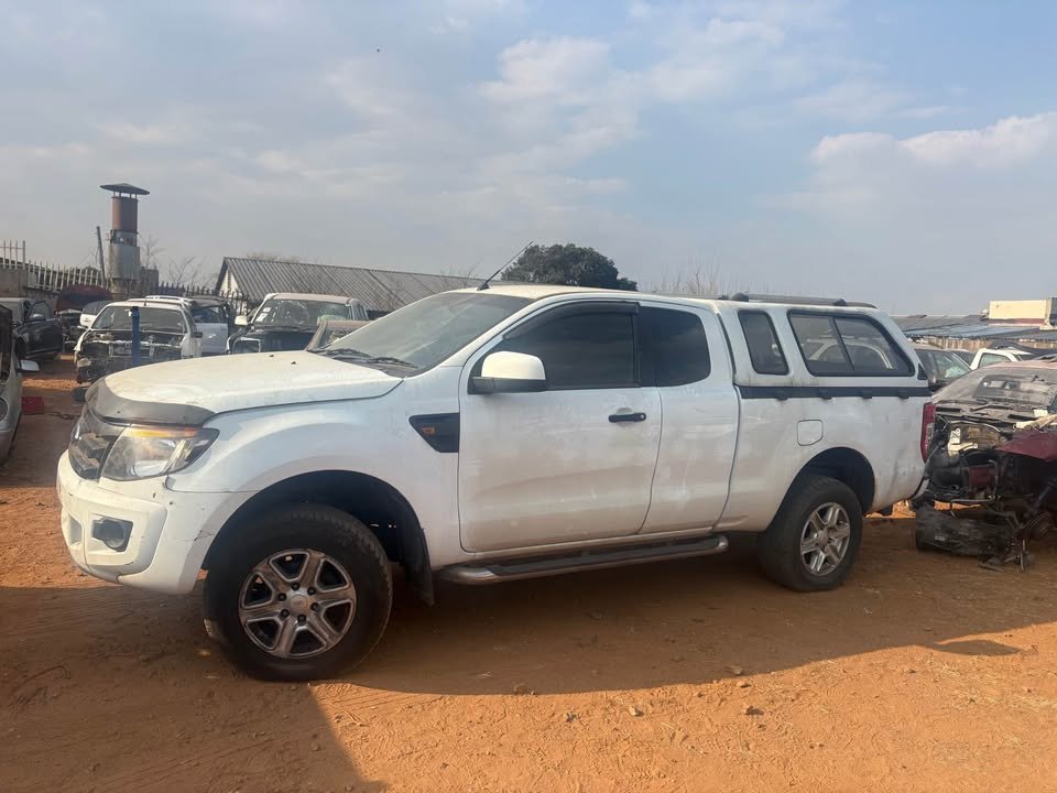 2014 Ford Ranger club cab 2.2 stripping for spares