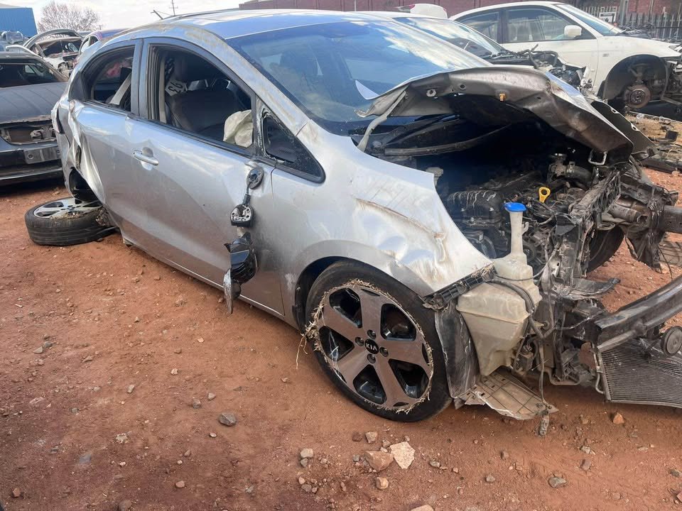 Kia Rio 1.4 2014 vehicle for stripping