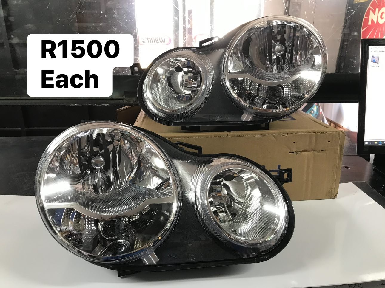 Polo 9n Headlights (also bug eye)