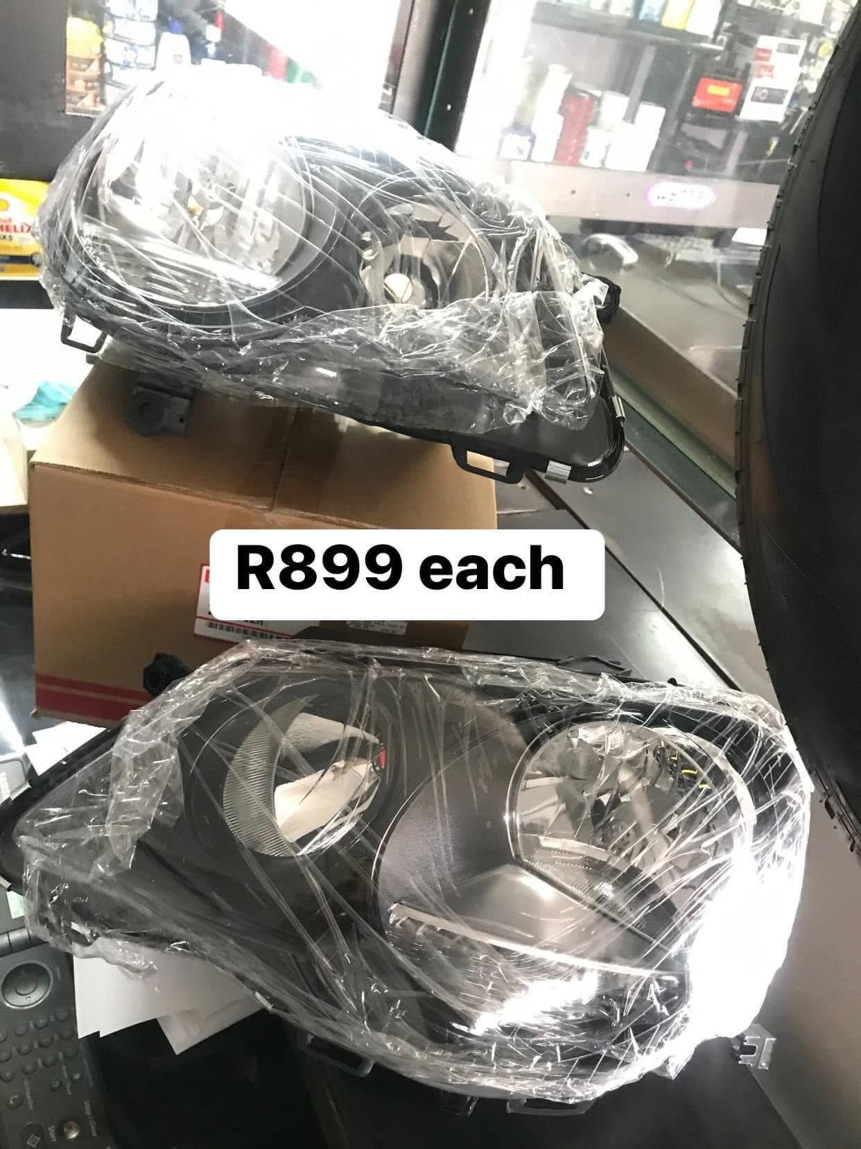 Polo 9n Headlights (also bug eye)