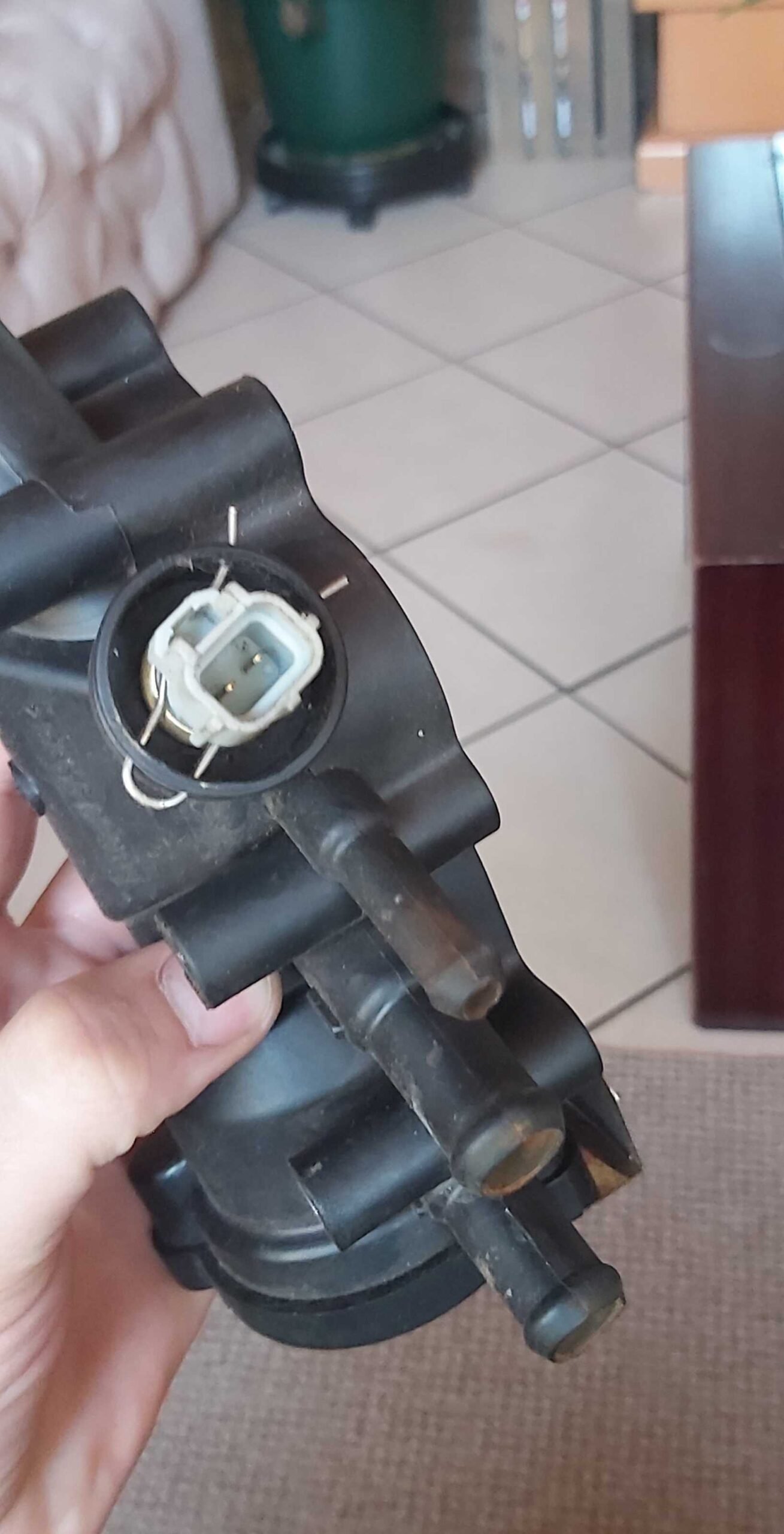 Ford bantam 1.6 rocam thermostat housing