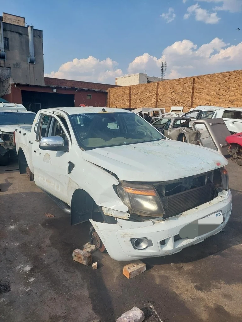 2015 Ford Ranger 3.2 Double cab Stripping for spares