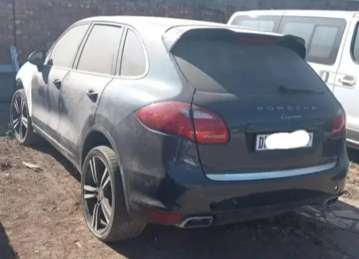 Porsche Cayenne Stripping for spares or parts for sale