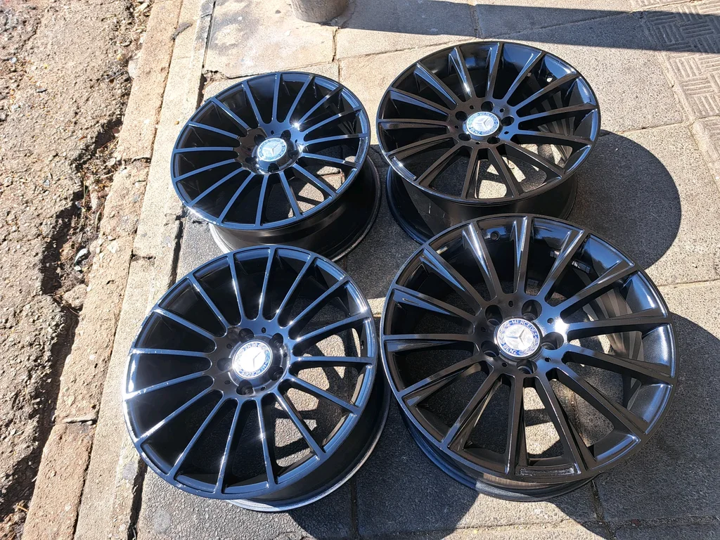 Set Mercedes-Benz Mag Rims 18inches