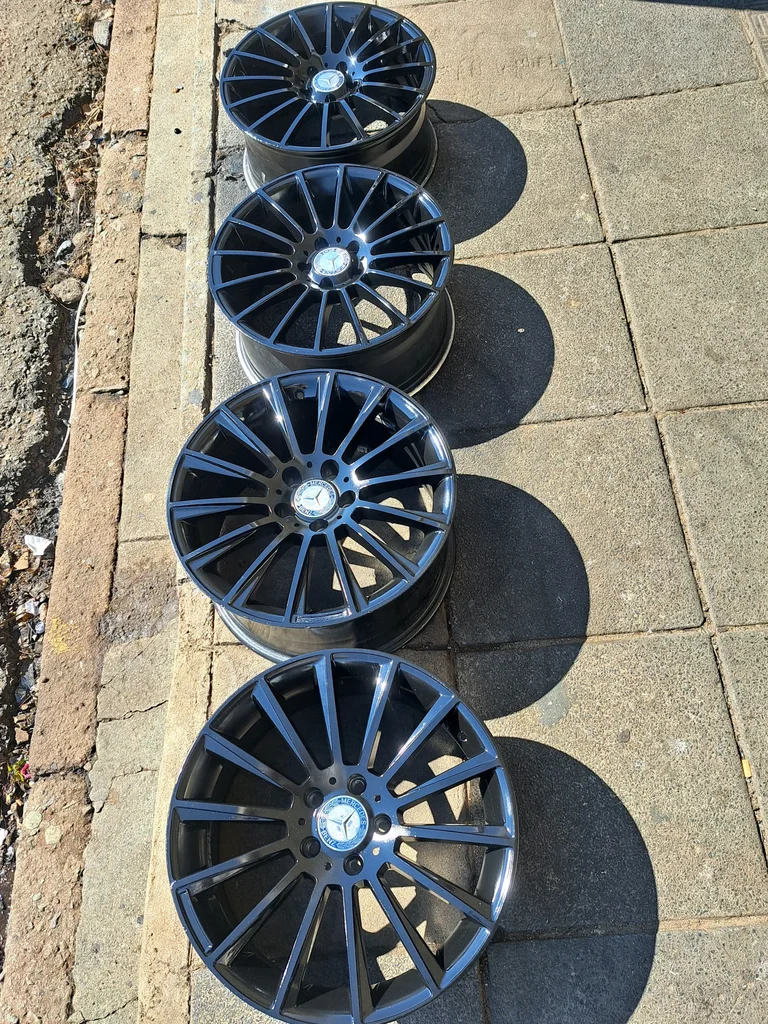 Set Mercedes-Benz Mag Rims 18inches