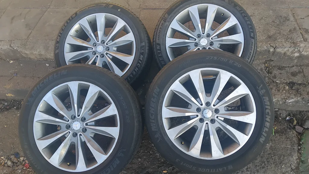 20 inches Mercedes-Benz Mag Rims and Tyre