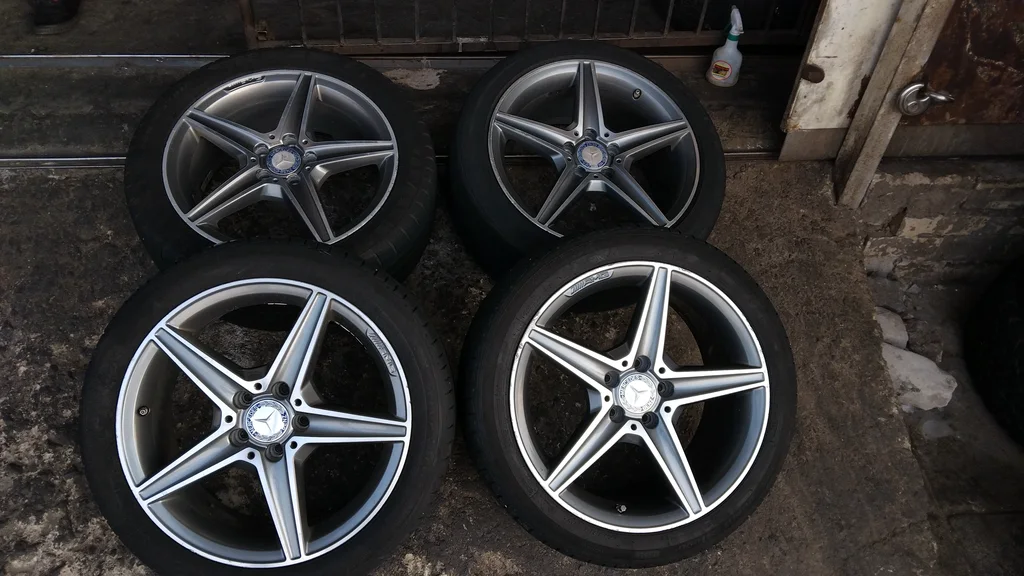 Mercedes-Benz mag rims and tyres 18inches