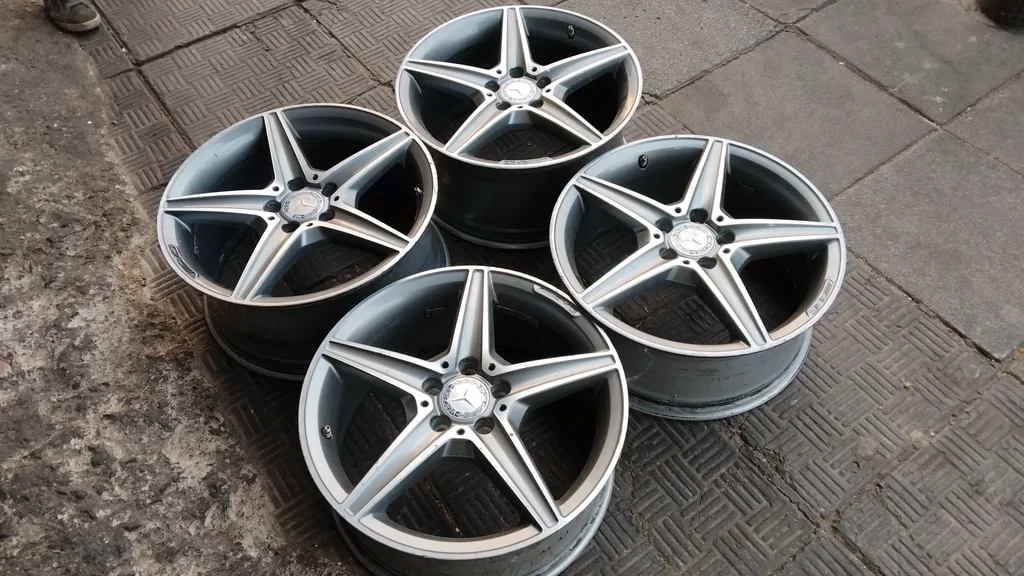 Mercedes-Benz 18inches mag rims for sale