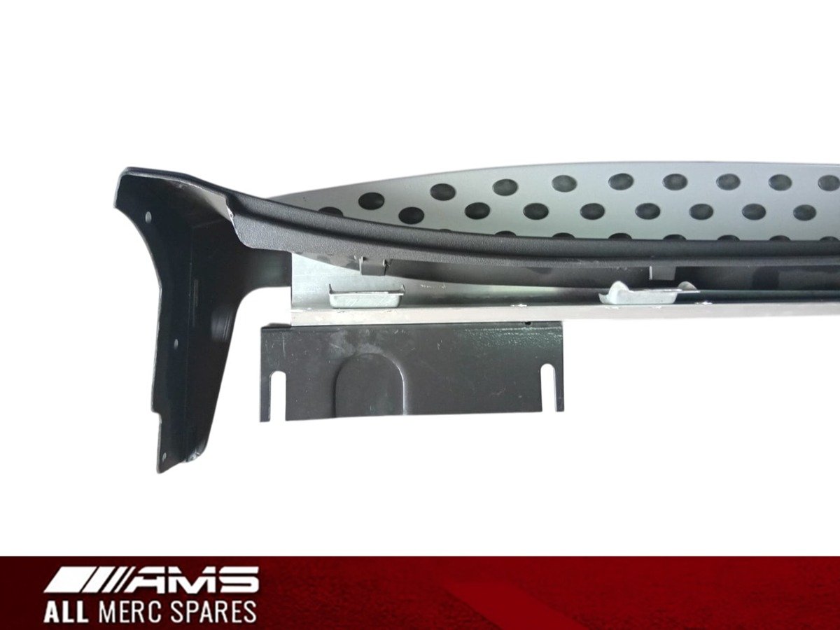 Brand New Mercedes W164 Side Step Set – Complete