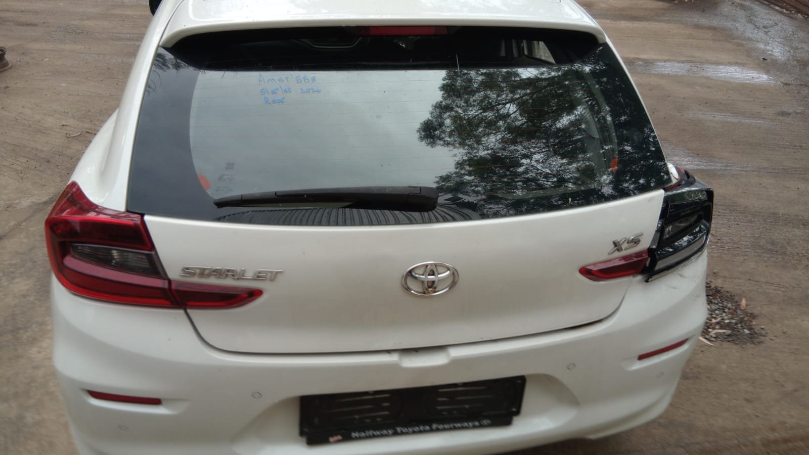 Toyota Starlet 1.5 XS Manual – Stripping for Spares