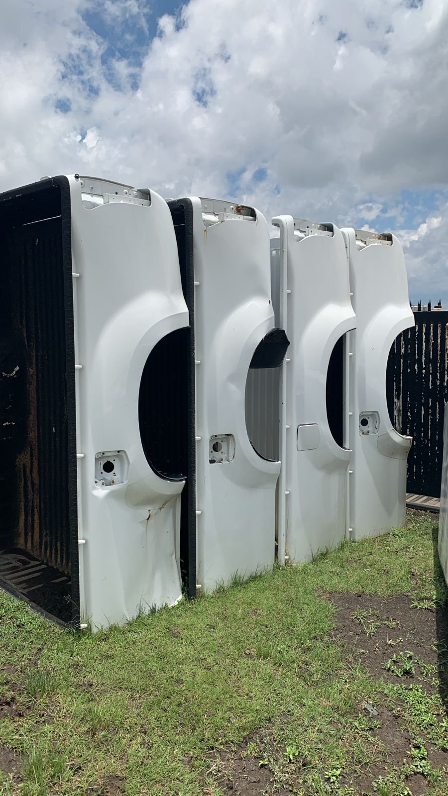 Isuzu Dteq Load bins