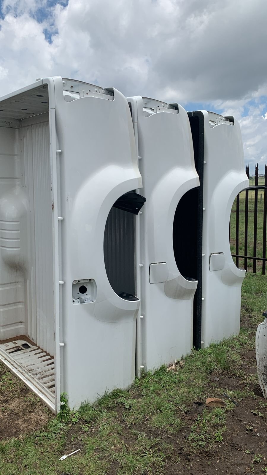 Isuzu Dteq Load bins