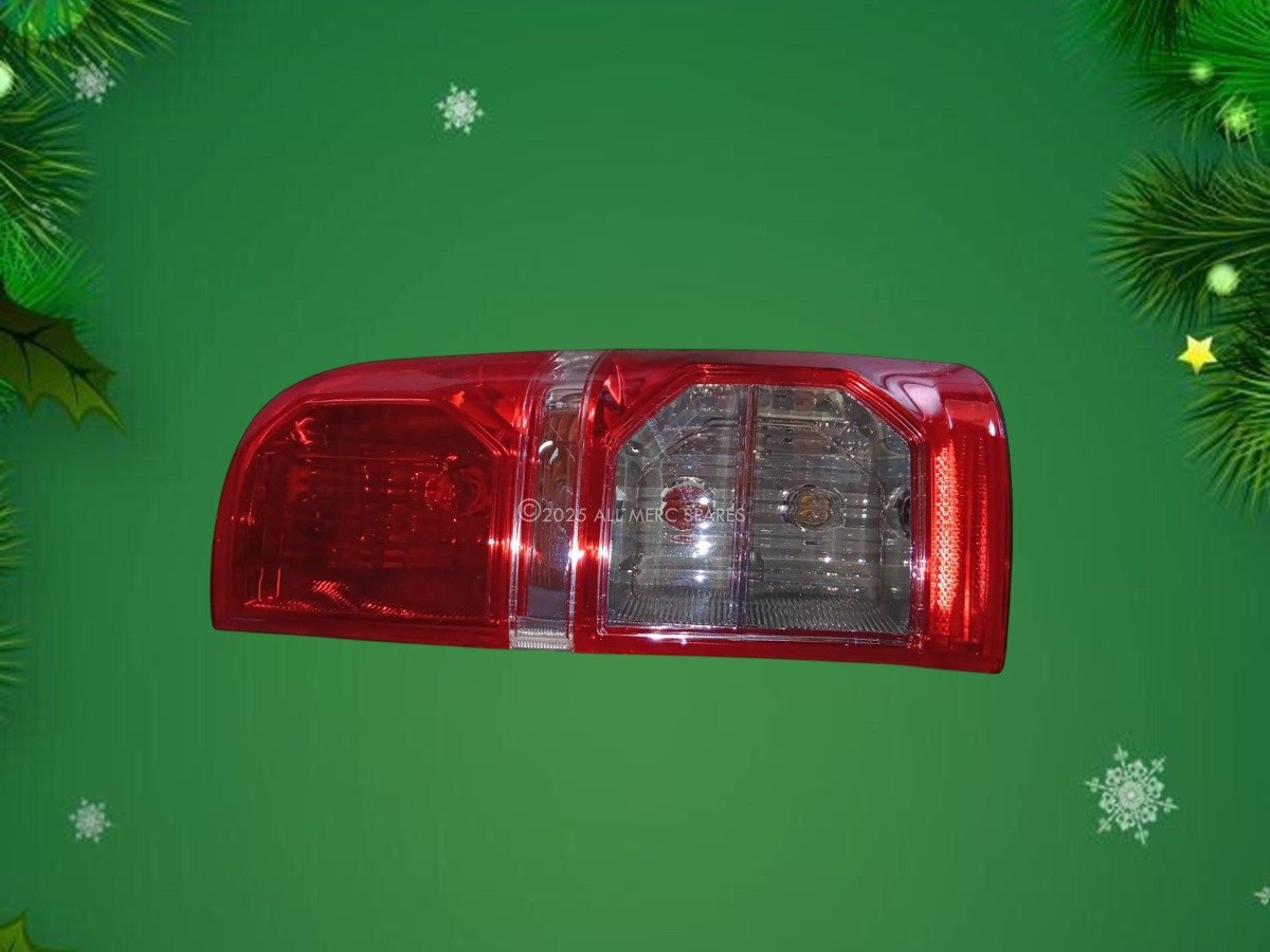 ✨ TOYOTA HILUX RIGHT REAR TAIL LIGHT – BRAND NEW ✨