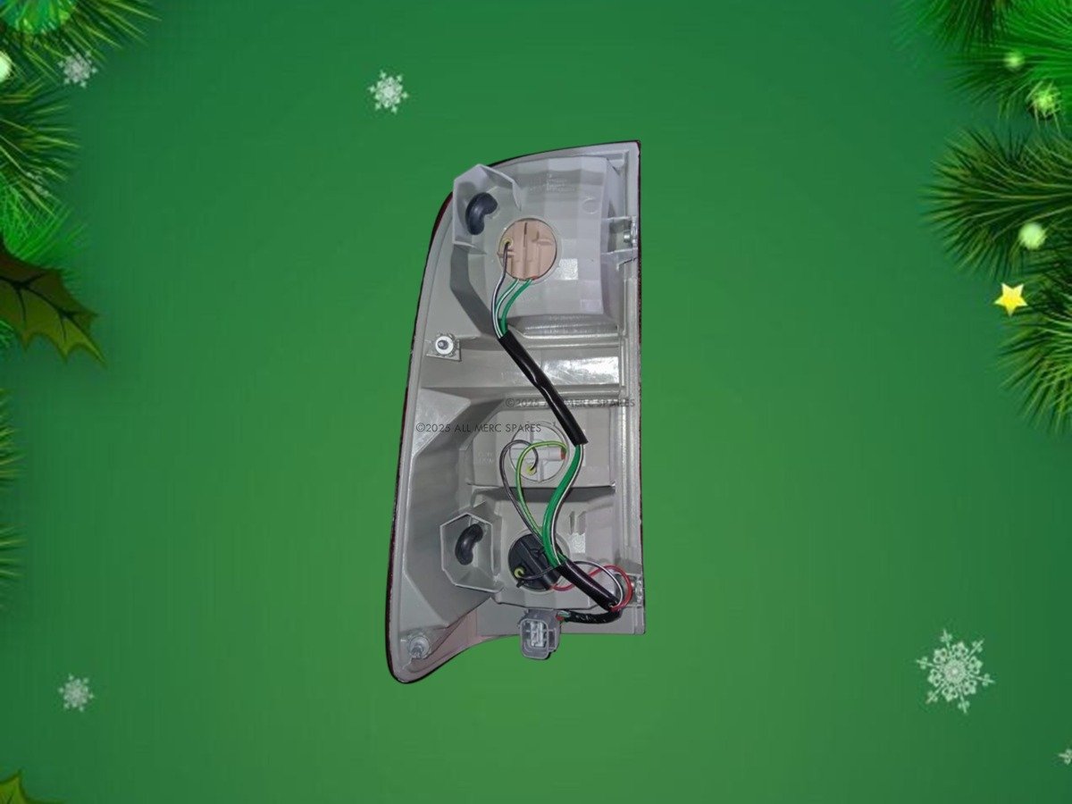 ✨ TOYOTA HILUX RIGHT REAR TAIL LIGHT – BRAND NEW ✨