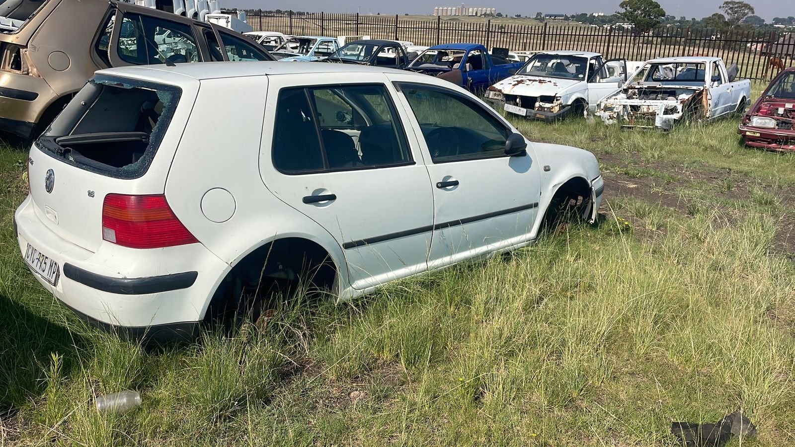 Golf 4 Body parts available