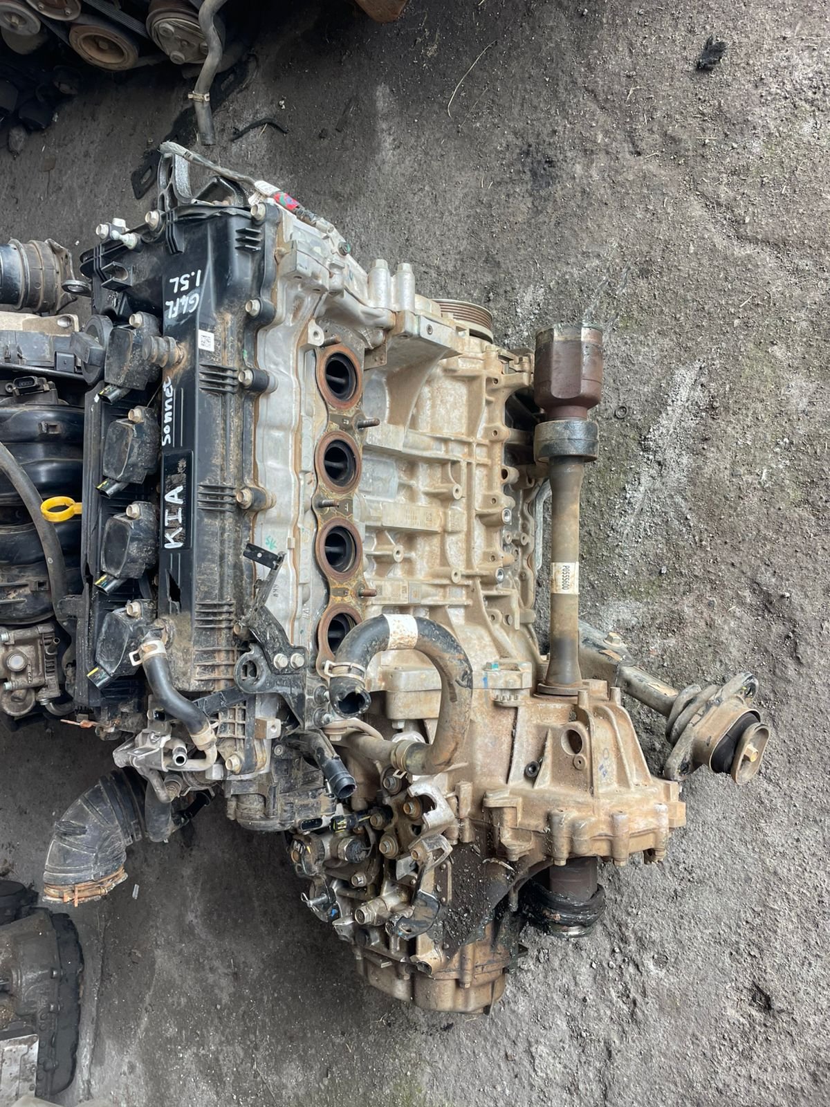 Kia Sonnet engine and gearbox parts available