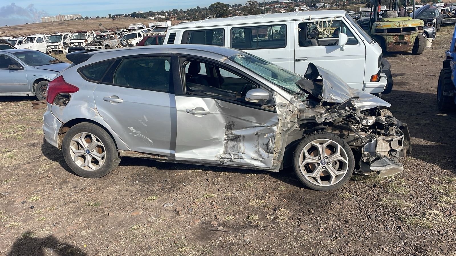 Ford Focus stripping for parts