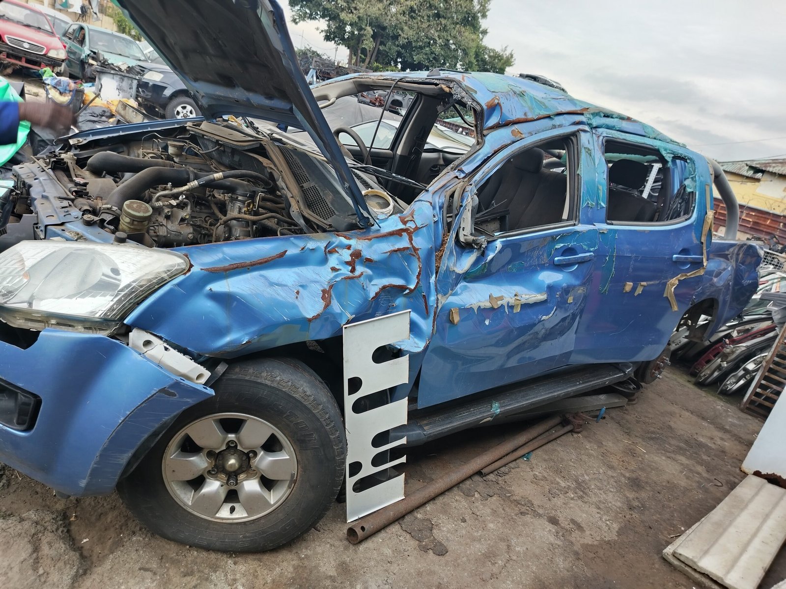 Isuzu dtec 2012 model striping for parts