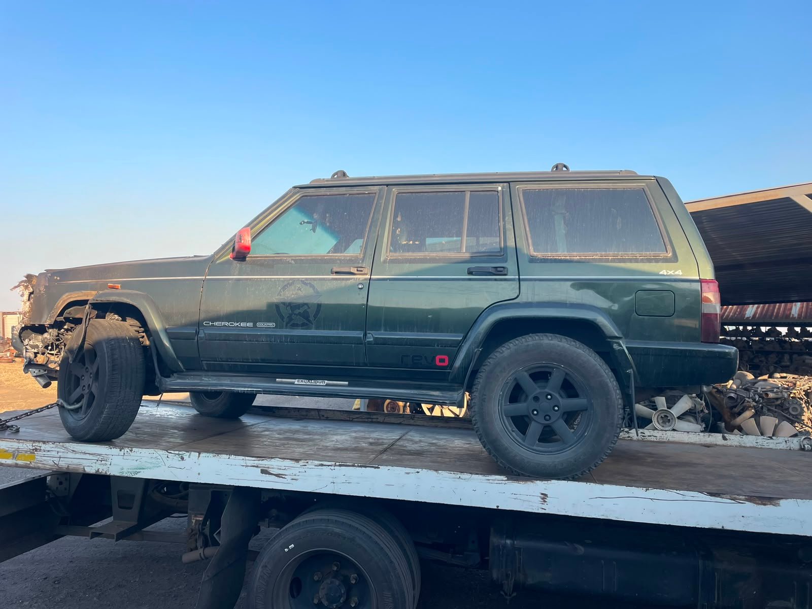 Jeep Cherokee stripping for parts