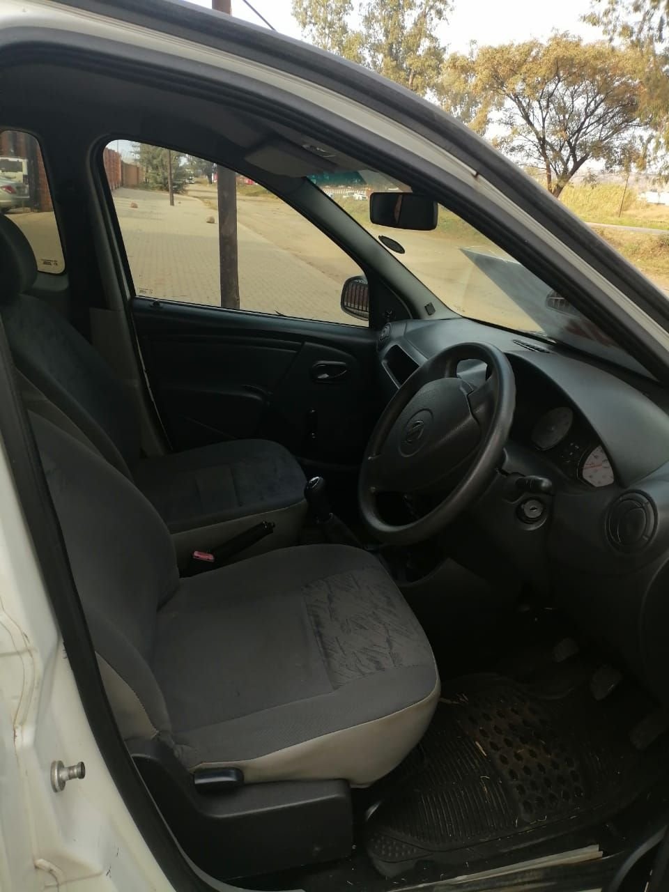 2019 Model NP 200