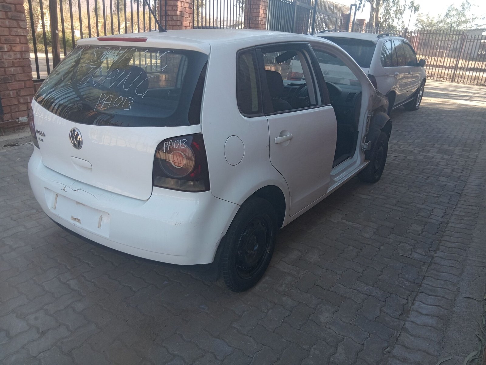 Polo vivo 2013 rolling body ,stripping for spares