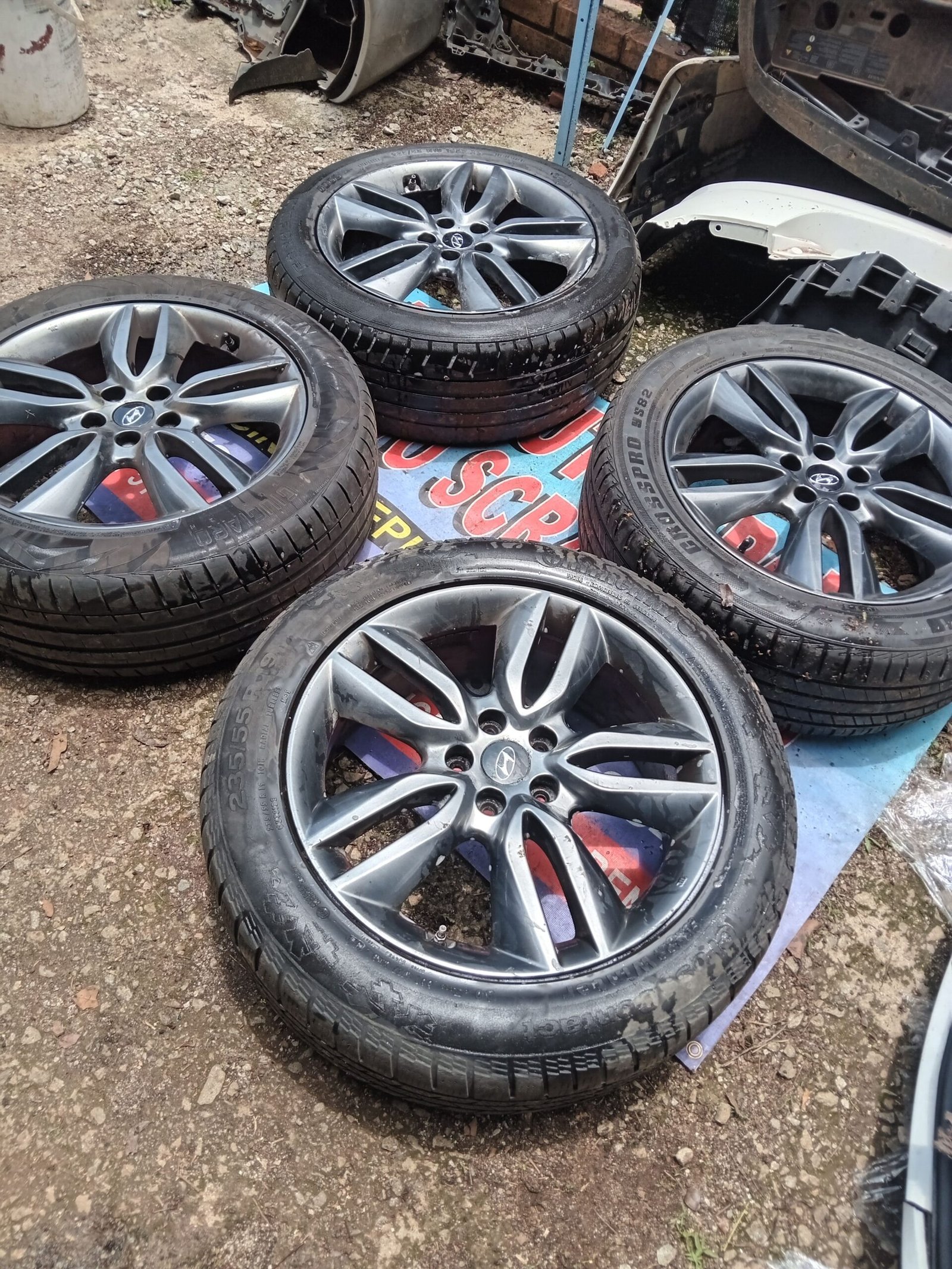 Hyundai Tyers/mag-rim 235/55/19R