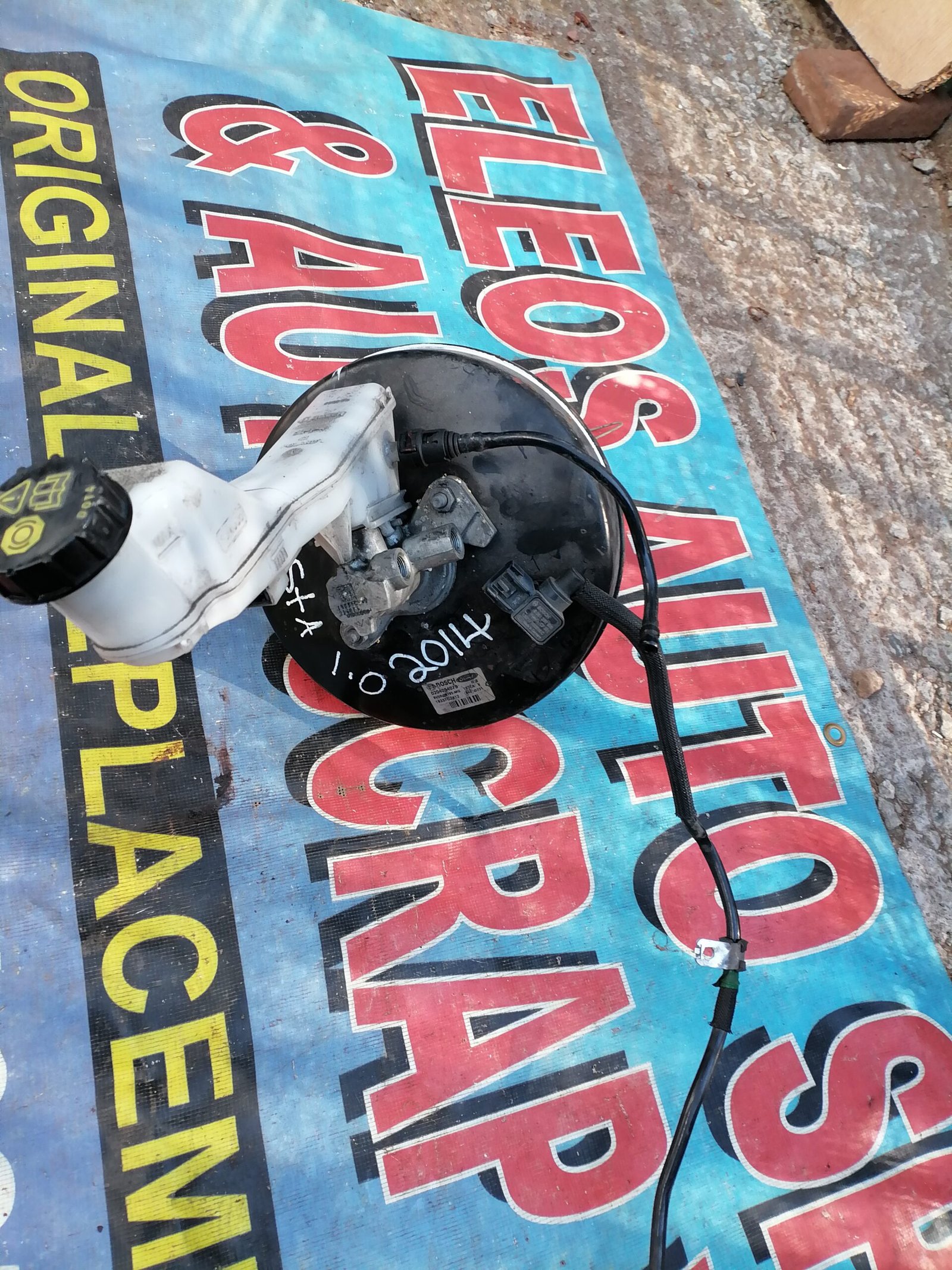 Fiesta brake servo and brake master cylinder