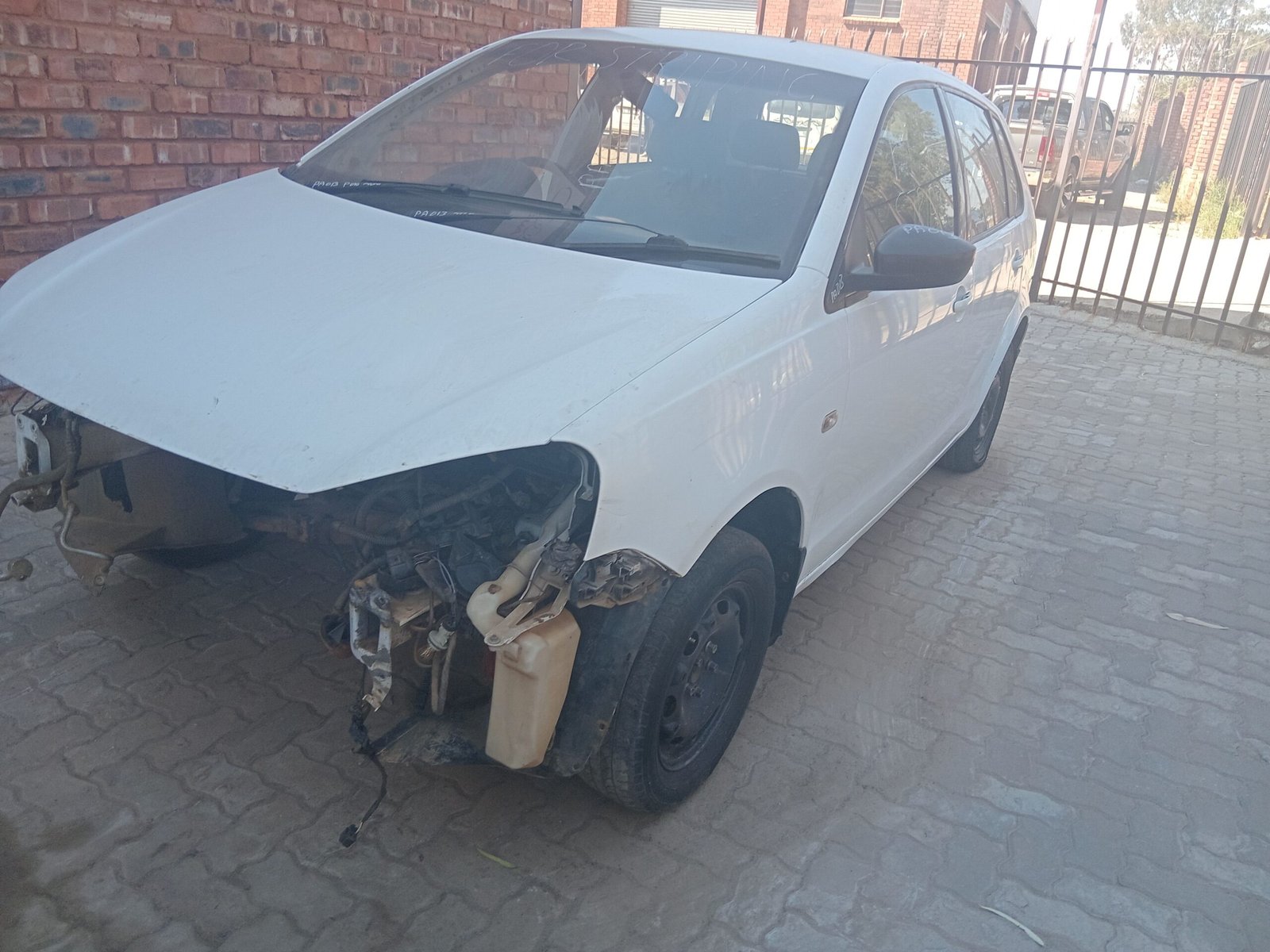 Polo vivo 2013 rolling body ,stripping for spares