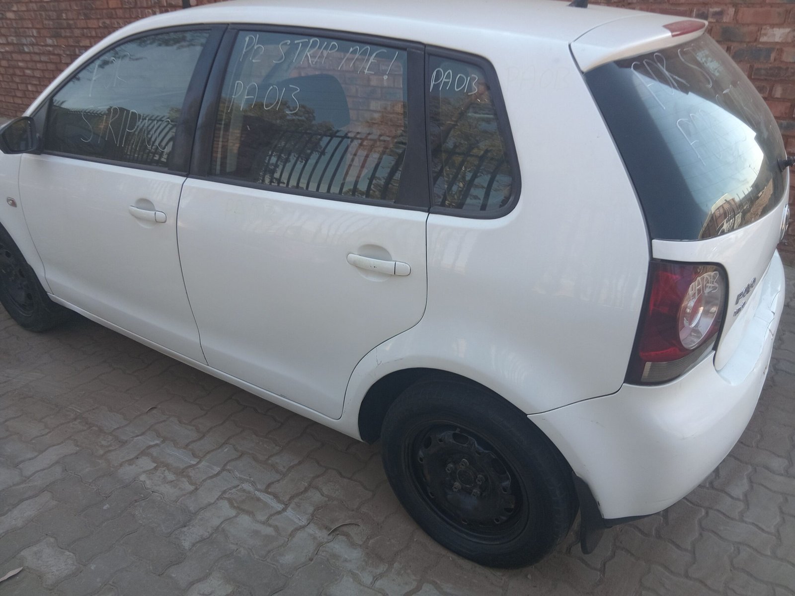 Polo vivo 2013 rolling body ,stripping for spares