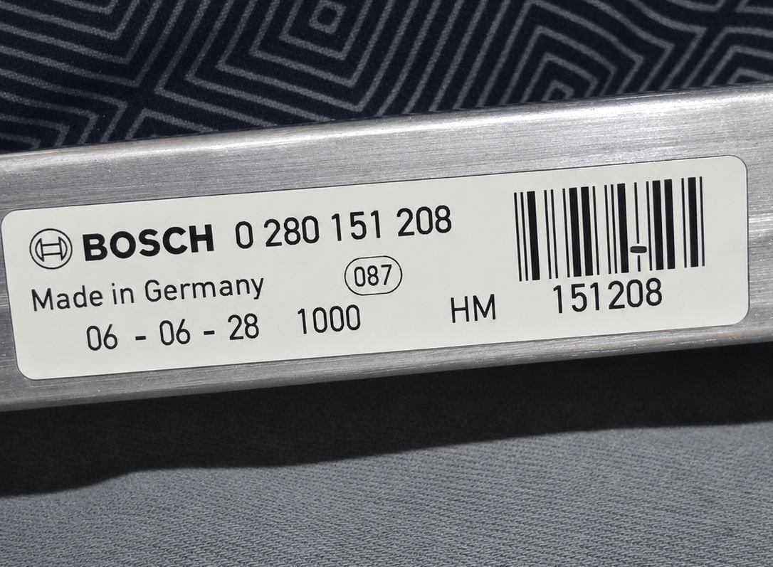 Genuine Bosch OEM Injector Set & Fuel Rail — 0280158501

R1,850 ONO