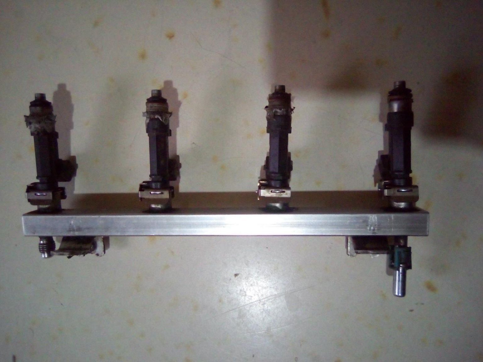 Genuine Bosch OEM Injector Set & Fuel Rail — 0280158501

R1,850 ONO