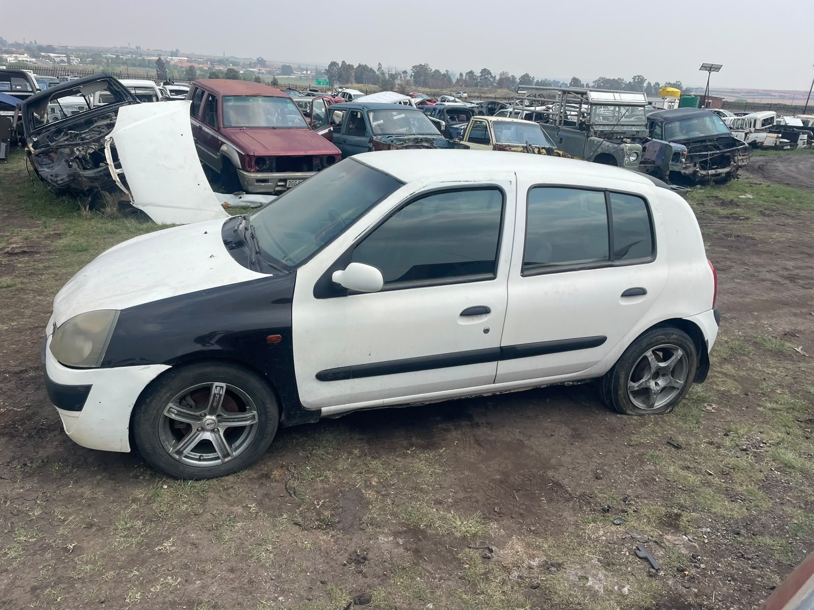 Renault Clio Parts available