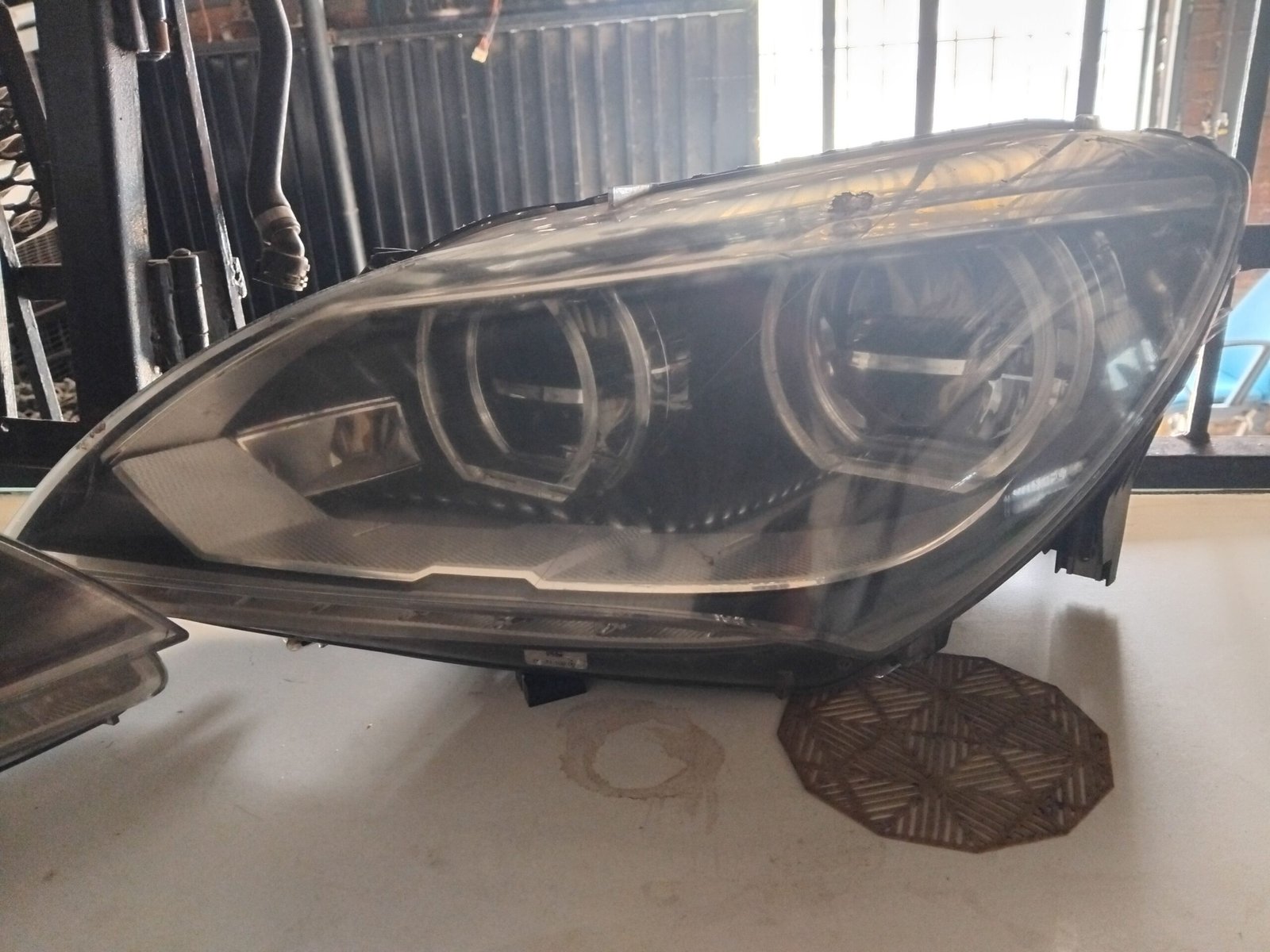 F13 6 series headlights